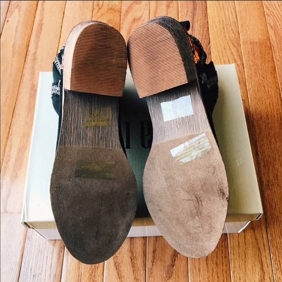 Bootie - Embroilered Beauties size 8. - Picture 5 of 5